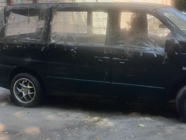 Зеленый Мерседес Вито, объемом двигателя 2.2 л и пробегом 420 тыс. км за 2427 $, фото 2 на Automoto.ua