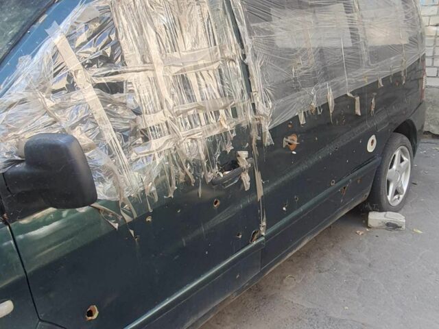 Зеленый Мерседес Вито, объемом двигателя 2.2 л и пробегом 420 тыс. км за 2427 $, фото 1 на Automoto.ua