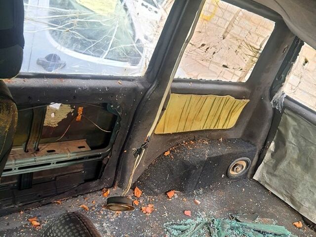 Зелений Мерседес Віто, об'ємом двигуна 2.2 л та пробігом 382 тис. км за 1700 $, фото 3 на Automoto.ua