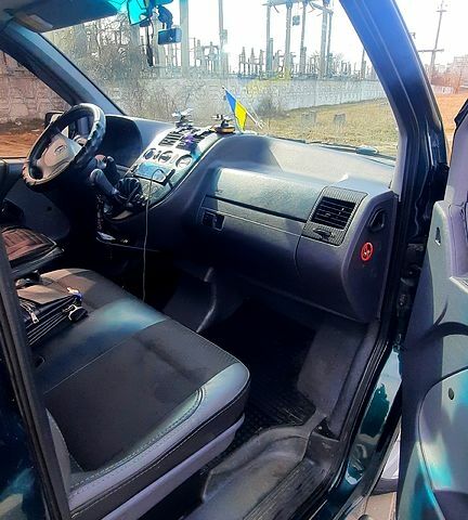 Зеленый Мерседес Вито, объемом двигателя 2.1 л и пробегом 270 тыс. км за 6700 $, фото 6 на Automoto.ua