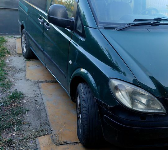 Зелений Мерседес Віто, об'ємом двигуна 2.1 л та пробігом 405 тис. км за 7900 $, фото 3 на Automoto.ua