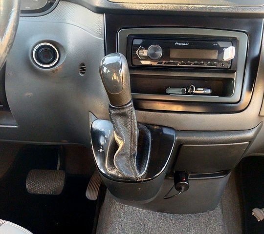 Зелений Мерседес Віто, об'ємом двигуна 2.1 л та пробігом 405 тис. км за 7900 $, фото 4 на Automoto.ua