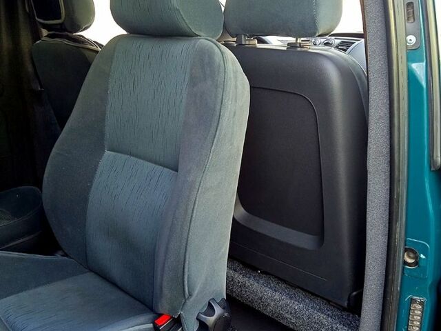 Зеленый Мерседес Вито, объемом двигателя 2.1 л и пробегом 186 тыс. км за 9900 $, фото 5 на Automoto.ua