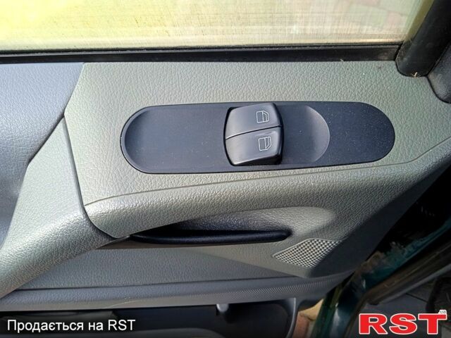 Зеленый Мерседес Вито, объемом двигателя 2.1 л и пробегом 186 тыс. км за 9900 $, фото 13 на Automoto.ua