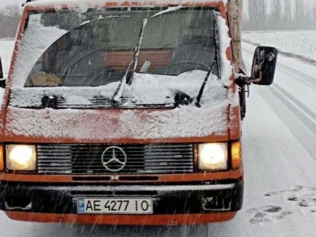 Оранжевый Мерседес Вито, объемом двигателя 2.4 л и пробегом 400 тыс. км за 2024 $, фото 3 на Automoto.ua