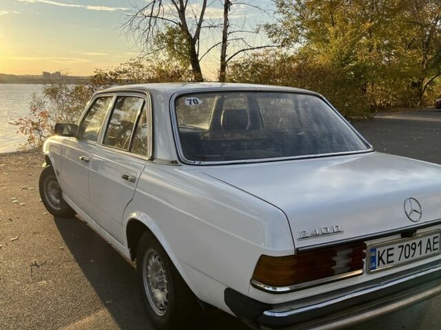 Мерседес В123 1980 в Днепре (Днепропетровске) на Automoto.ua Белый Мерседес В123, объемом двигателя 2 л и пробегом 3 тыс. км за 2900 $, фото 5 на Automoto.ua