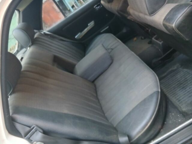 Белый Мерседес В123, объемом двигателя 2 л и пробегом 230 тыс. км за 900 $, фото 4 на Automoto.ua