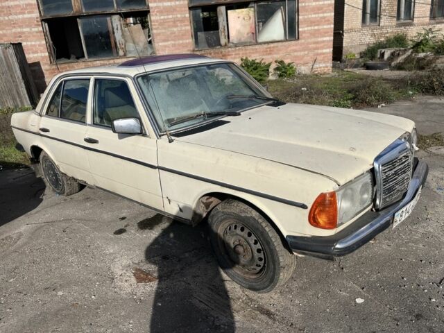 Білий Мерседес В123, об'ємом двигуна 0 л та пробігом 777 тис. км за 286 $, фото 1 на Automoto.ua