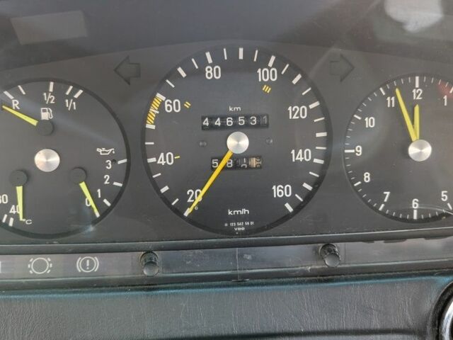 Білий Мерседес В123, об'ємом двигуна 2 л та пробігом 446 тис. км за 1999 $, фото 5 на Automoto.ua