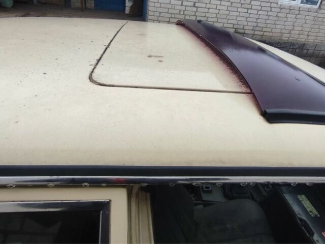 Бежевый Мерседес В123, объемом двигателя 2.4 л и пробегом 360 тыс. км за 1000 $, фото 4 на Automoto.ua