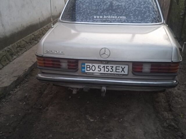 Бежевый Мерседес В123, объемом двигателя 2.3 л и пробегом 300 тыс. км за 1188 $, фото 1 на Automoto.ua