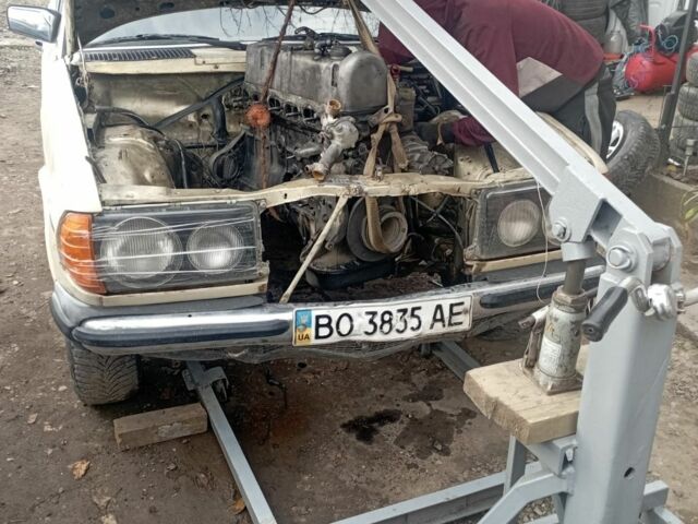 Бежевый Мерседес В123, объемом двигателя 3 л и пробегом 1000 тыс. км за 262 $, фото 1 на Automoto.ua