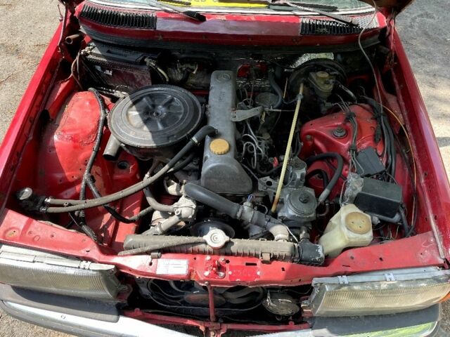 Червоний Мерседес В123, об'ємом двигуна 3 л та пробігом 2 тис. км за 0 $, фото 4 на Automoto.ua