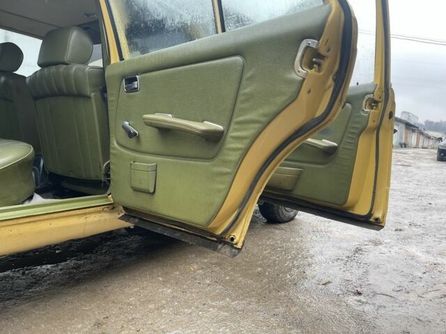 Жовтий Мерседес В123, об'ємом двигуна 2.3 л та пробігом 388 тис. км за 1850 $, фото 16 на Automoto.ua