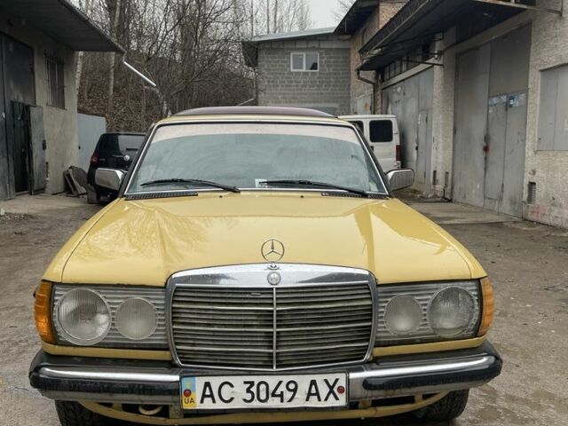 Жовтий Мерседес В123, об'ємом двигуна 2.3 л та пробігом 388 тис. км за 1850 $, фото 13 на Automoto.ua