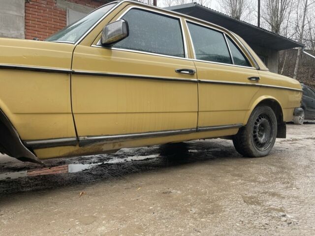 Жовтий Мерседес В123, об'ємом двигуна 2.3 л та пробігом 388 тис. км за 1850 $, фото 11 на Automoto.ua