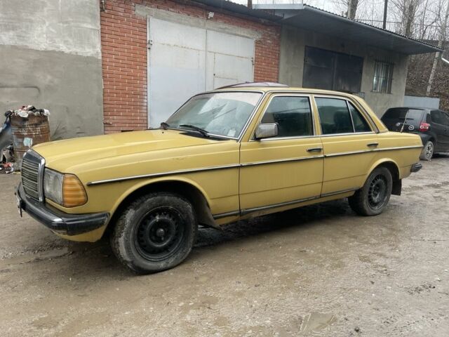 Жовтий Мерседес В123, об'ємом двигуна 2.3 л та пробігом 388 тис. км за 1850 $, фото 10 на Automoto.ua