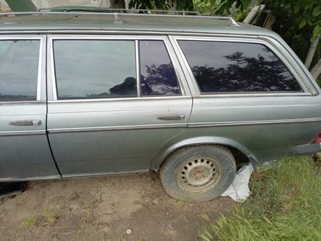 Мерседес В123 1985 в Николаеве на Automoto.ua Серый Мерседес В123, объемом двигателя 3 л и пробегом 3 тыс. км за 1500 $, фото 1 на Automoto.ua