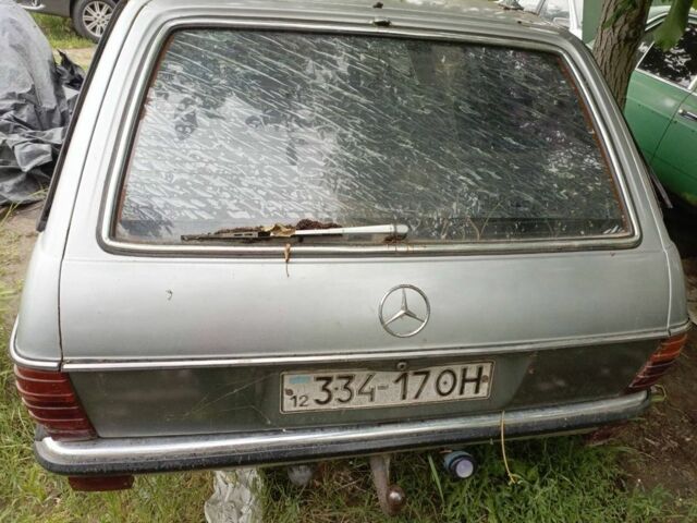 Мерседес В123 1985 в Николаеве на Automoto.ua Серый Мерседес В123, объемом двигателя 3 л и пробегом 3 тыс. км за 1500 $, фото 2 на Automoto.ua