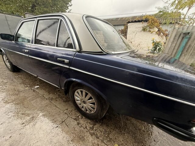 Мерседес В123 1982 в Кропивницком (Кировограде) на Automoto.ua Синий Мерседес В123, объемом двигателя 3 л и пробегом 297 тыс. км за 1500 $, фото 2 на Automoto.ua