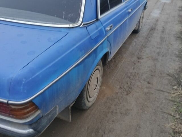 Синій Мерседес В123, об'ємом двигуна 2 л та пробігом 1 тис. км за 600 $, фото 2 на Automoto.ua