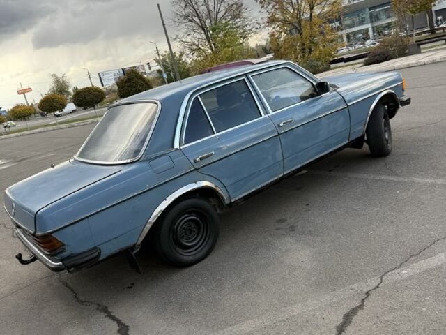 Синій Мерседес В123, об'ємом двигуна 2 л та пробігом 500 тис. км за 800 $, фото 3 на Automoto.ua