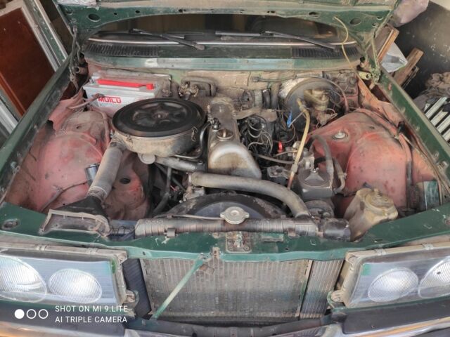 Зеленый Мерседес В123, объемом двигателя 2 л и пробегом 400 тыс. км за 1313 $, фото 9 на Automoto.ua