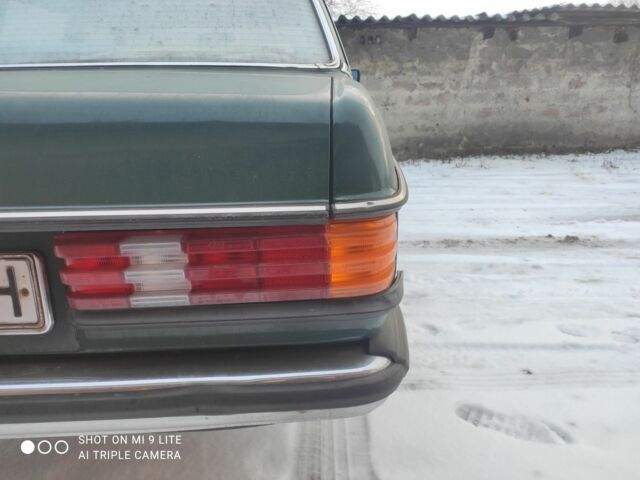 Зеленый Мерседес В123, объемом двигателя 2 л и пробегом 400 тыс. км за 1313 $, фото 6 на Automoto.ua