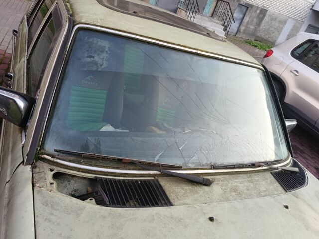 Зелений Мерседес В123, об'ємом двигуна 0 л та пробігом 400 тис. км за 1068 $, фото 3 на Automoto.ua