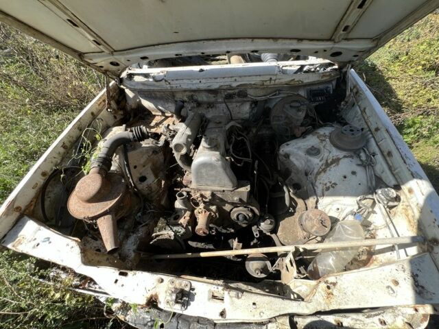 Зеленый Мерседес В123, объемом двигателя 2 л и пробегом 300 тыс. км за 650 $, фото 7 на Automoto.ua