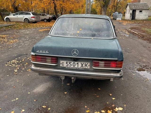 Зеленый Мерседес В123, объемом двигателя 3 л и пробегом 10 тыс. км за 680 $, фото 3 на Automoto.ua