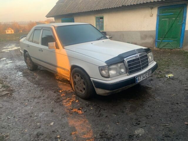 Білий Мерседес В124, об'ємом двигуна 2.6 л та пробігом 3 тис. км за 1700 $, фото 3 на Automoto.ua