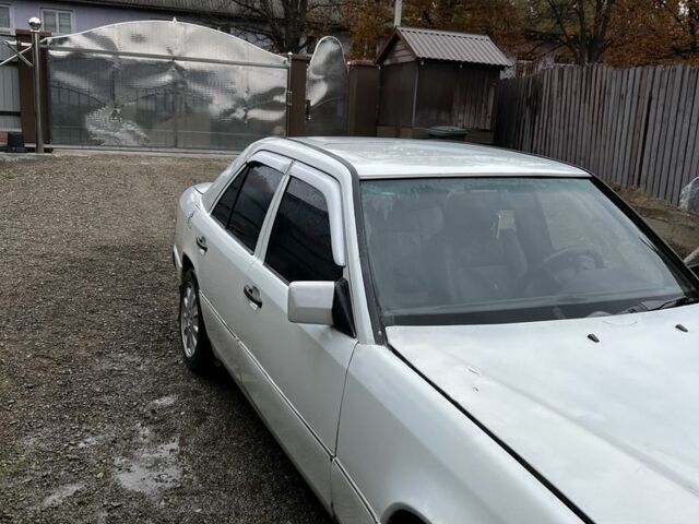 Білий Мерседес В124, об'ємом двигуна 2 л та пробігом 270 тис. км за 1100 $, фото 2 на Automoto.ua