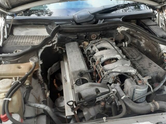 Білий Мерседес В124, об'ємом двигуна 3 л та пробігом 470 тис. км за 2300 $, фото 3 на Automoto.ua