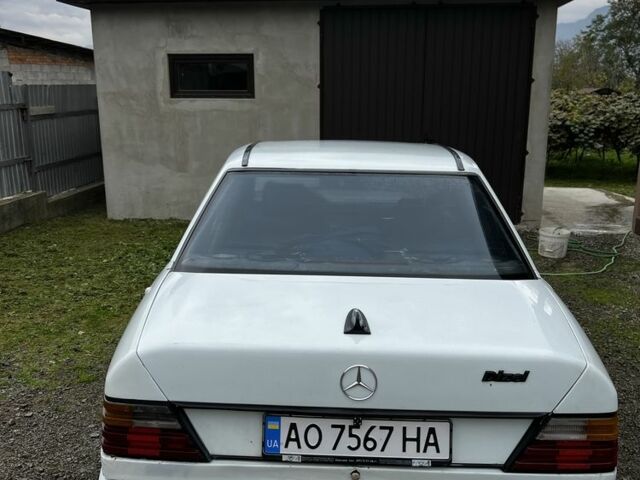 Білий Мерседес В124, об'ємом двигуна 2 л та пробігом 270 тис. км за 1100 $, фото 3 на Automoto.ua