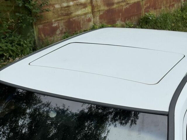 Белый Мерседес В124, объемом двигателя 3 л и пробегом 444 тыс. км за 2200 $, фото 13 на Automoto.ua