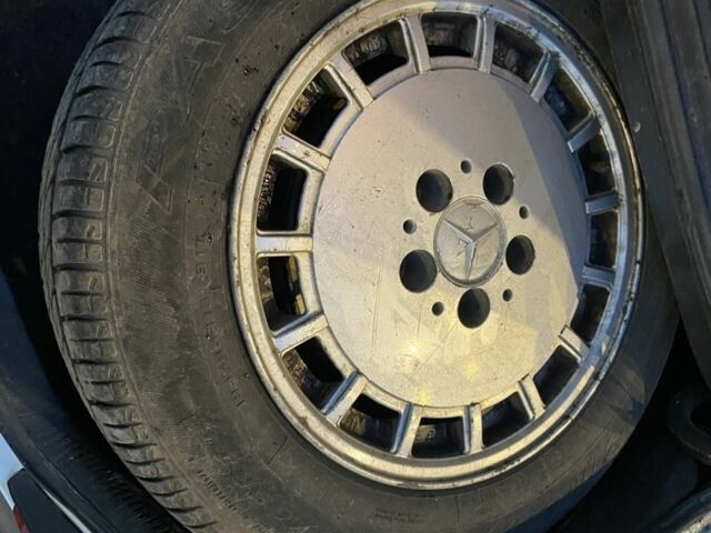 Белый Мерседес В124, объемом двигателя 2 л и пробегом 350 тыс. км за 1300 $, фото 15 на Automoto.ua