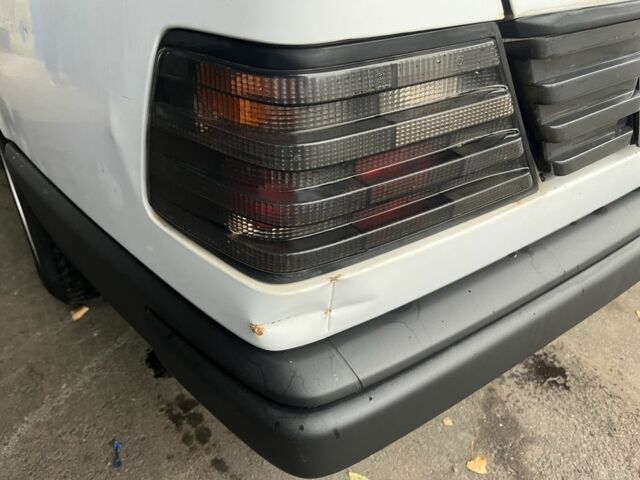 Білий Мерседес В124, об'ємом двигуна 3 л та пробігом 207 тис. км за 1700 $, фото 5 на Automoto.ua