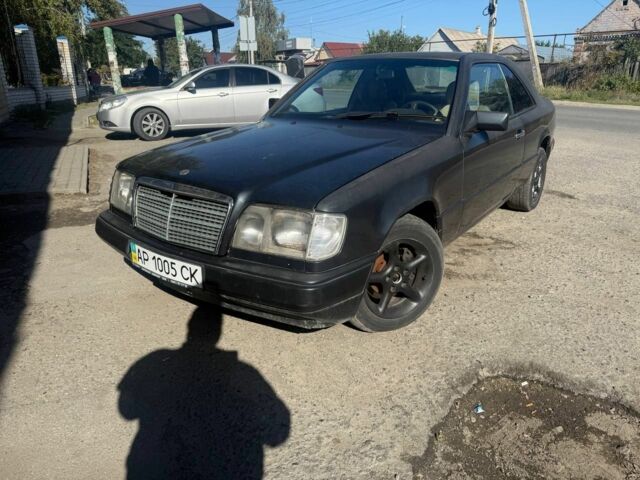 Чорний Мерседес В124, об'ємом двигуна 3 л та пробігом 350 тис. км за 2020 $, фото 2 на Automoto.ua