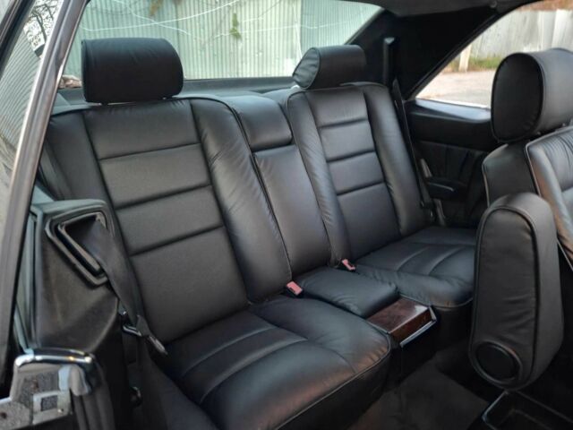 Чорний Мерседес В124, об'ємом двигуна 2 л та пробігом 385 тис. км за 4400 $, фото 17 на Automoto.ua