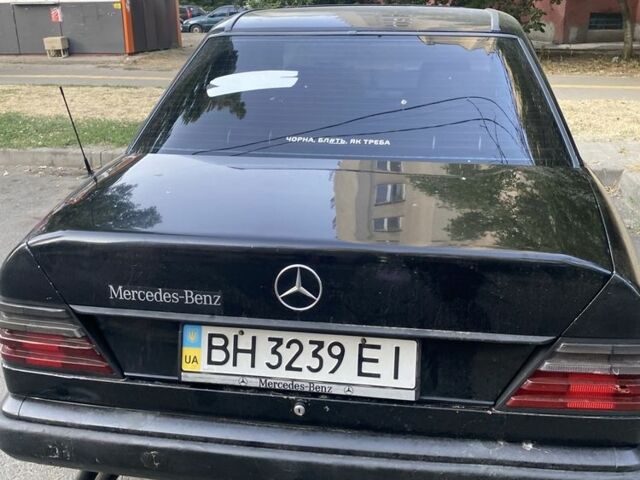 Черный Мерседес В124, объемом двигателя 3 л и пробегом 450 тыс. км за 1800 $, фото 11 на Automoto.ua