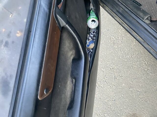 Черный Мерседес В124, объемом двигателя 3 л и пробегом 450 тыс. км за 1800 $, фото 5 на Automoto.ua