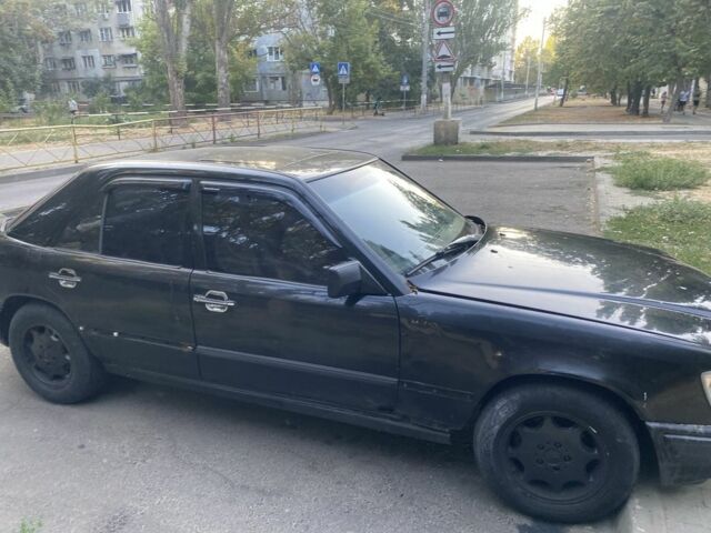 Черный Мерседес В124, объемом двигателя 3 л и пробегом 450 тыс. км за 1800 $, фото 13 на Automoto.ua