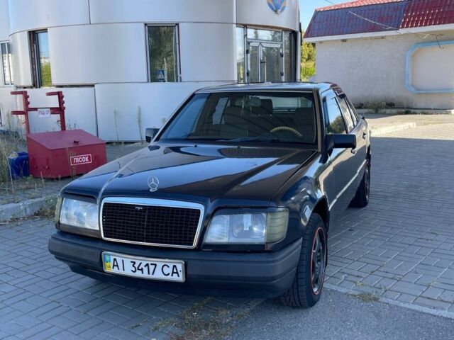 Черный Мерседес В124, объемом двигателя 3 л и пробегом 167 тыс. км за 1250 $, фото 1 на Automoto.ua