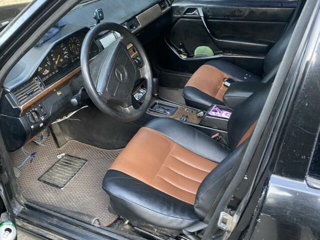 Черный Мерседес В124, объемом двигателя 3 л и пробегом 450 тыс. км за 1800 $, фото 10 на Automoto.ua