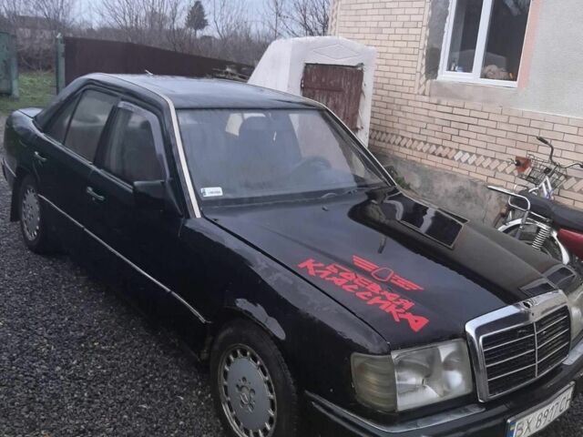 Черный Мерседес В124, объемом двигателя 2 л и пробегом 500 тыс. км за 1400 $, фото 1 на Automoto.ua