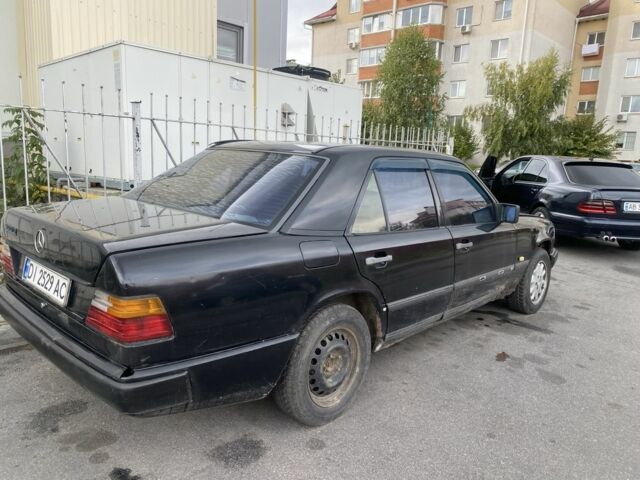 Чорний Мерседес В124, об'ємом двигуна 2 л та пробігом 300 тис. км за 1400 $, фото 2 на Automoto.ua