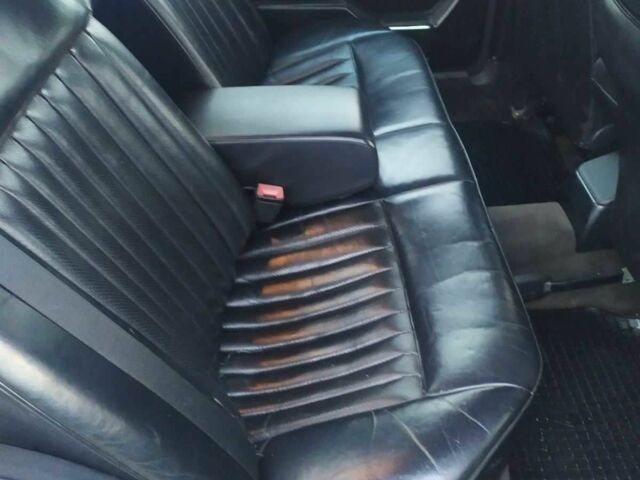 Чорний Мерседес В124, об'ємом двигуна 2.8 л та пробігом 585 тис. км за 2381 $, фото 10 на Automoto.ua