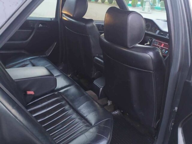 Чорний Мерседес В124, об'ємом двигуна 2.8 л та пробігом 585 тис. км за 2381 $, фото 11 на Automoto.ua