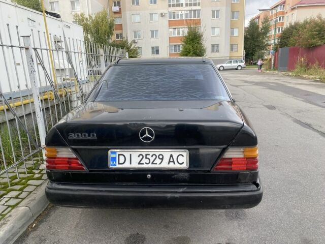 Чорний Мерседес В124, об'ємом двигуна 2 л та пробігом 300 тис. км за 1400 $, фото 4 на Automoto.ua